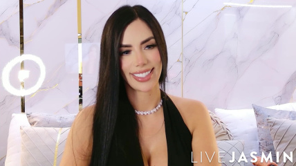 EstefaniaBrown